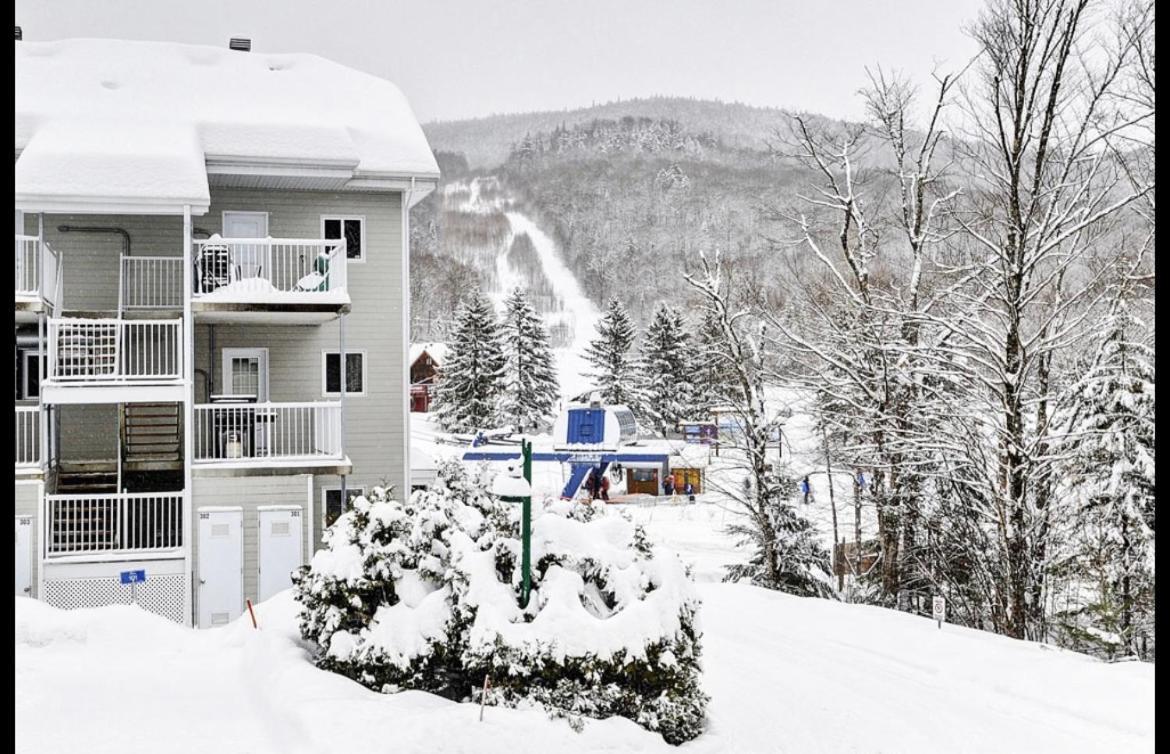 Condo Ski-In Ski-Out Stoneham Exterior photo